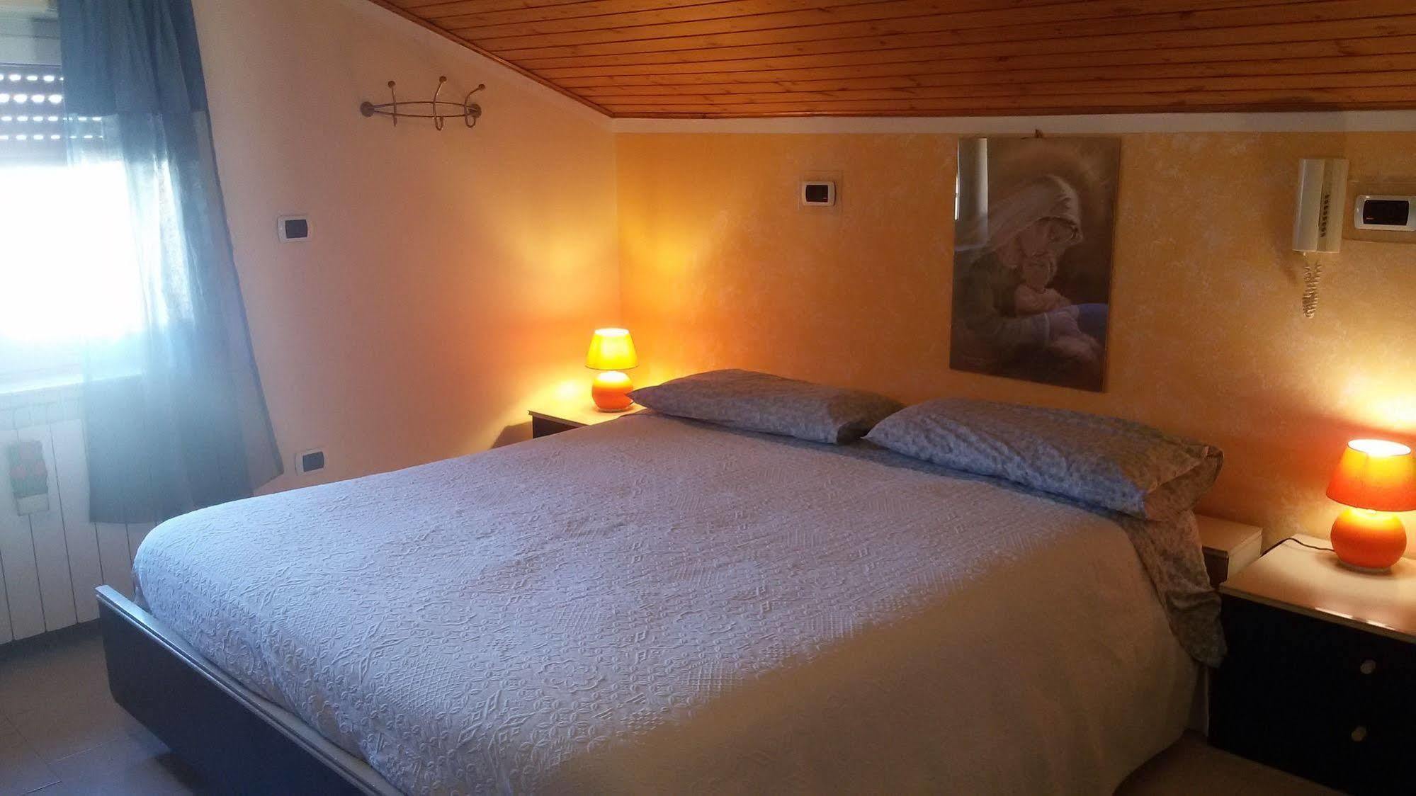 Apartamento Tiziana Giardini-Naxos Exterior foto